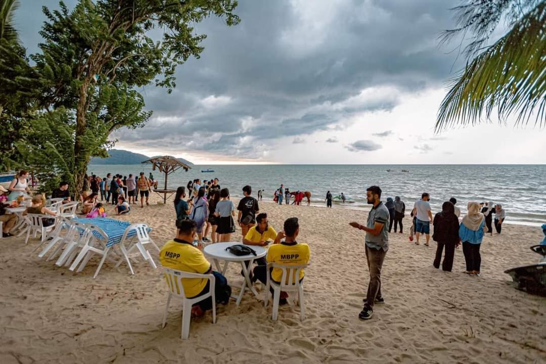 Executives Pantai Seaview Batu Ferringhi 2704 - 2 Bedrooms מראה חיצוני תמונה